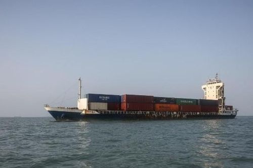 Oman hoãn đàm phán về Hormuz, Mỹ muốn nối lại đối thoại về hạt nhân với Iran