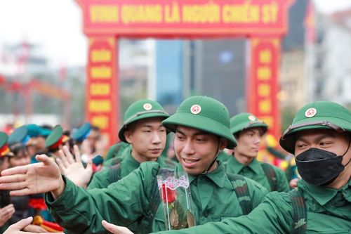 Bộ Quốc phòng trả lời về tạm hoãn nghĩa vụ quân sự khi thôi học trong nước để du học Nga