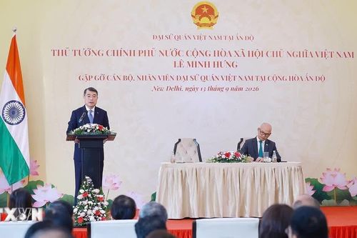 Thủ tướng gặp cán bộ, nhân viên các cơ quan đại diện Việt Nam tại Ấn Độ