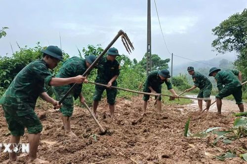 Quảng Trị: Bộ đội Biên phòng khẩn trương giúp dân khắc phục hậu quả mưa lũ