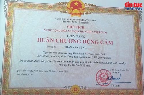 Chủ tịch nước tặng Huân chương dũng cảm đối với Trung tá Trần Văn Tùng