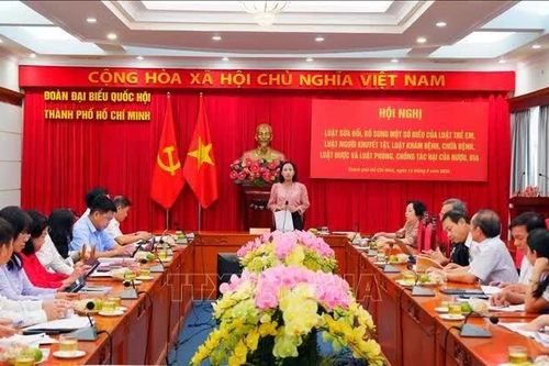 Đồng bộ hệ thống pháp luật về y tế đáp ứng thay đổi thực tiễn