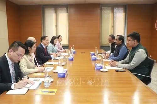 Bộ trưởng Lê Hoài Trung gặp Phó Chủ tịch Đảng Nhân dân Ấn Độ
