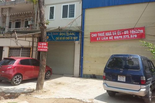 Nhiều mặt bằng trên 'đất vàng' ế khách thuê