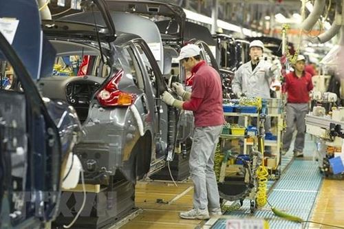 Các nhà sản xuất ô tô Nhật Bản điều chỉnh lịch làm việc để thu hút nhân lực