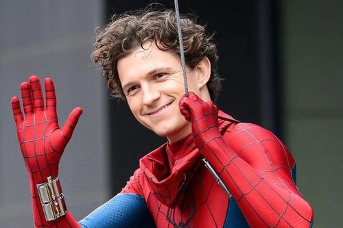 Tom Holland vượt loạt sao lớn, lập kỷ lục chưa từng có ở tuổi 30