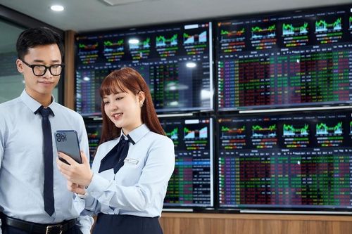 Những cổ phiếu nào được các ETF mua nhiều nhất sau khi được nâng hạng?