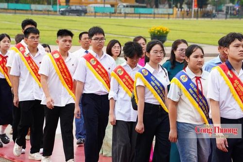 Công đoàn Công Thương Việt Nam: Đồng hành xây dựng gia đình, chăm lo trẻ em
