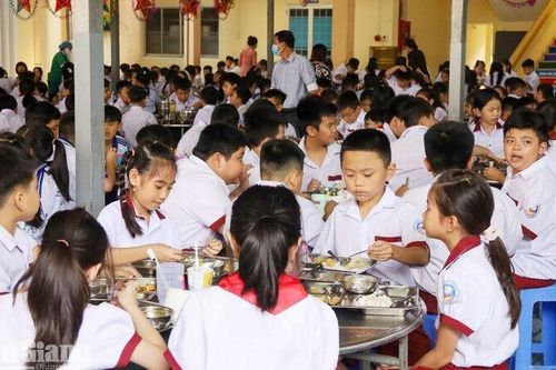 Trường Tiểu học Nguyễn Bá Ngọc bảo đảm an toàn thực phẩm cho 1.100 học sinh bán trú