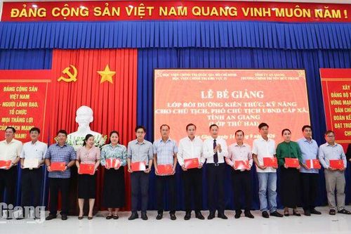 68 Chủ tịch, Phó Chủ tịch UBND cấp xã An Giang hoàn thành lớp bồi dưỡng