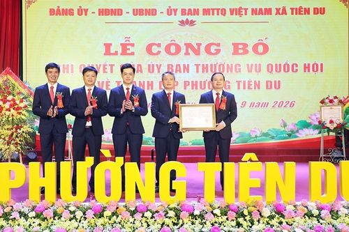 Phó Bí thư Tỉnh ủy, Chủ tịch UBND tỉnh Phạm Hoàng Sơn dự Lễ công bố Nghị quyết thành lập phường Tiên Du
