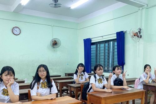 Bất cập không gian lớp học của học sinh trung học