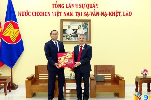 Lãnh đạo thành phố Đà Nẵng thăm Tổng Lãnh sự quán Việt Nam tại Savannakhet