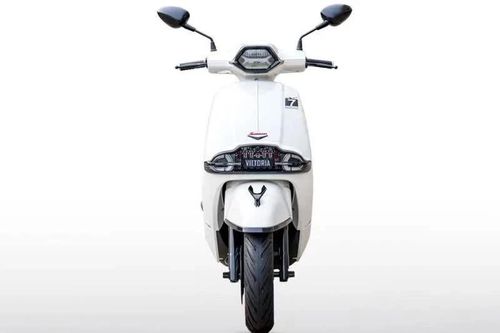 Xe tay ga 50cc trang bị ABS 2 kênh, TCS, TFT, giá hơn 50 triệu đồng