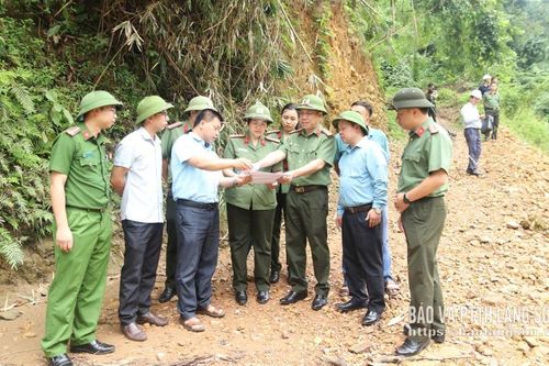 Khảo sát địa điểm xây dựng cầu dân sinh tại xã Quý Hòa
