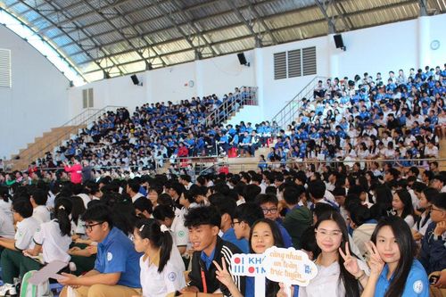 Lâm Đồng triển khai chương trình bảo vệ trẻ em trên môi trường mạng