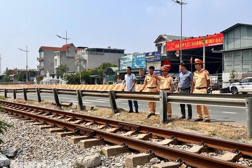 Siết chặt an toàn giao thông đường sắt