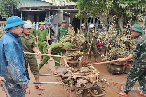 Hỗ trợ Nhân dân khắc phục hậu quả mưa lũ