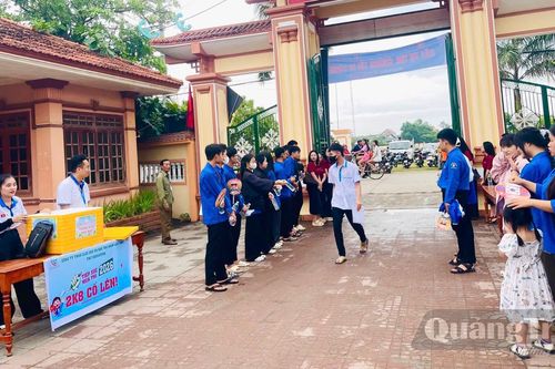 Tạo nguồn kế cận cho Đảng