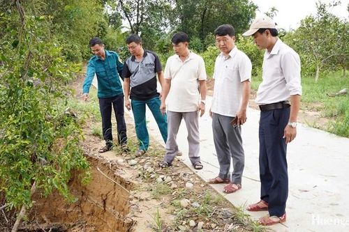 Xuất hiện 3 điểm sạt lở nguy hiểm tại bờ sông Ô Lâu