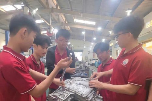 TP. Hồ Chí Minh: Đẩy mạnh phong trào học tập suốt đời trong công nhân lao động tại các doanh nghiệp