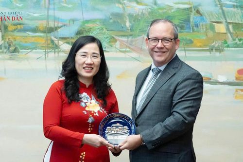 Tăng cường trao đổi kinh nghiệm lập pháp giữa Việt Nam và Canada
