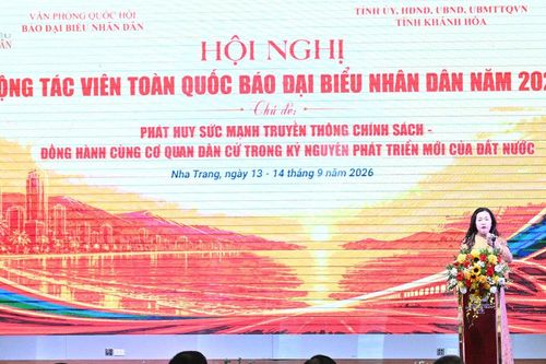 Không gian kết nối giữa nghị trường với cuộc sống