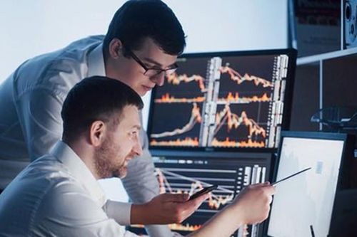 Nâng hạng cận kề, khối ngoại vẫn chưa thực sự trở lại