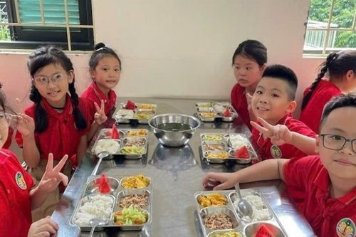 Thủ tướng yêu cầu kiểm soát chặt đơn vị cung cấp suất ăn cho trường học