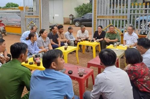 Mô hình 'Buổi sáng với nhân dân' ở xã vùng biên