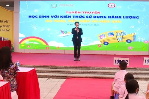Trang bị kiến thức sử dụng năng lượng tiết kiệm cho học sinh