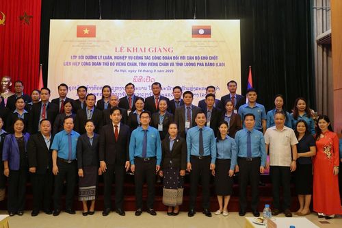 Hà Nội khai giảng lớp bồi dưỡng nghiệp vụ công đoàn cho cán bộ công đoàn Lào