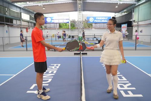 Khi ở nhà là mẹ, trên sân bóng là đồng đội