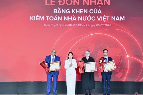 Kiểm toán nhà nước tặng Bằng khen cho Hiệp hội Kế toán Công chứng Anh quốc