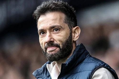 Valencia sa thải HLV Carlos Corberan sau khởi đầu tệ hại tại La Liga