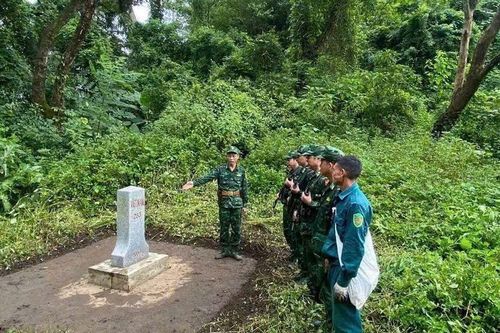 Nâng cao ý thức pháp luật, chủ động phòng ngừa vi phạm nơi biên giới Na Mèo