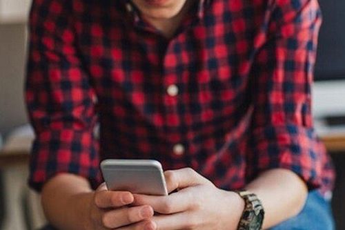 Tặng người yêu qua mạng 50 triệu, ngày đầu gặp mặt em ngoài đời, tôi chạy vội không muốn gặp lại
