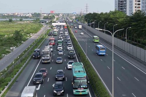 Rà soát quy định khoảng cách an toàn trên cao tốc, phải phù hợp mật độ giao thông
