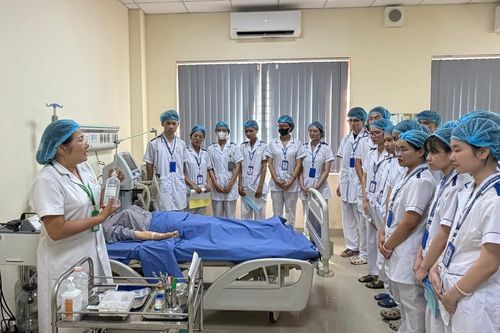 Đề xuất sáp nhập Trường Đại học Điều dưỡng Nam Định vào Bệnh viện Bạch Mai