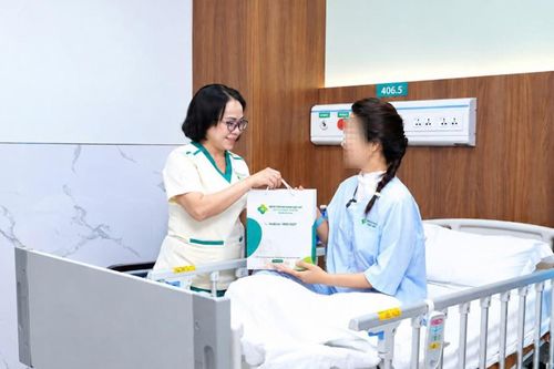 Người phụ nữ 34 tuổi phát hiện ung thư tuyến giáp từ triệu chứng nhiều người mắc