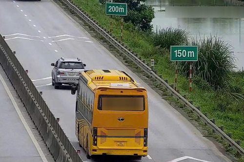 Phó Thủ tướng: Đặt biển báo tại đoạn cao tốc xử phạt lỗi không giữ khoảng cách