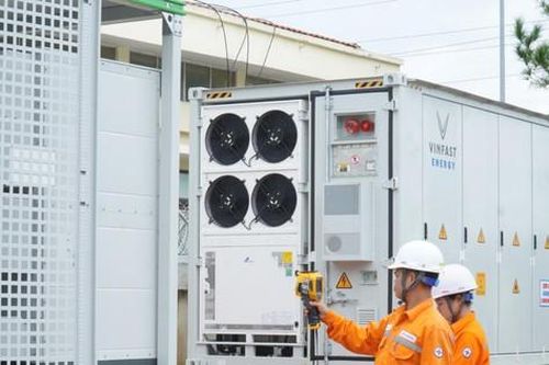 EVNNPC: Từng bước làm chủ công nghệ pin lưu trữ năng lượng BESS trên lưới điện miền Bắc
