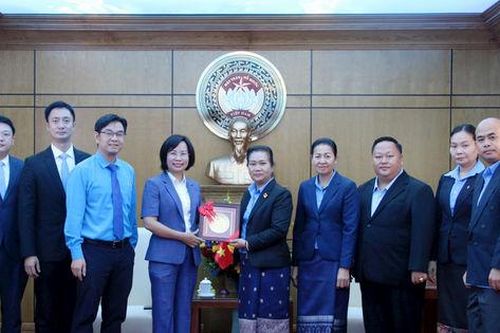 Hà Nội - Viêng Chăn tăng cường hợp tác, chăm lo cho người lao động