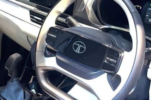 Rẻ hơn cả Hyundai Grand i10, SUV 5 chỗ trang bị cao cấp, 3 tùy chọn động cơ giá 275 triệu đồng