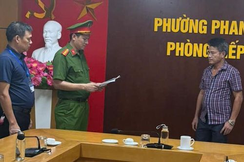 Khởi tố 2 người thu gom, vận chuyển chất thải xây dựng trái quy định ở Thái Nguyên