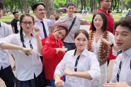 Màn 'xuyên không' xúc động giữa hai thế hệ nhân vật trong 'Mùa hè năm ấy'