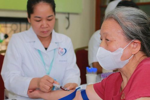 Khám sức khỏe định kỳ, khám sàng lọc miễn phí: Từng bước chuyển từ chữa bệnh sang chủ động quản lý sức khỏe toàn dân