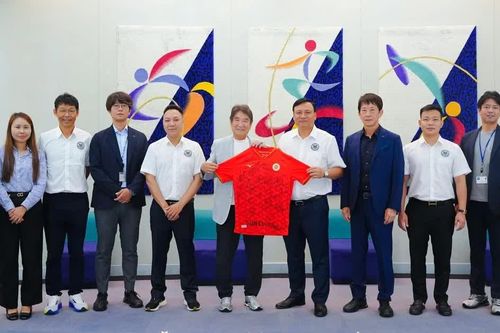 CLB Công an Hà Nội thăm trụ sở chính của Mizuno tại Nhật Bản