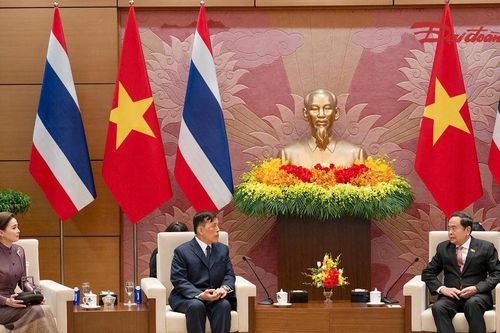 Chủ tịch Quốc hội Trần Thanh Mẫn hội kiến Nhà vua Vương quốc Thái Lan