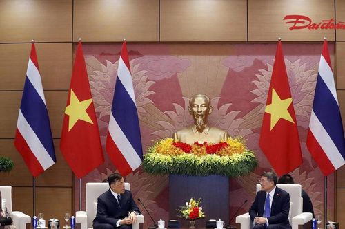 Củng cố, làm sâu sắc hơn quan hệ hữu nghị, hợp tác Việt Nam - Thái Lan